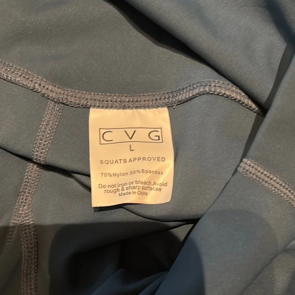 Constantly Varied Gear Blue tear it up leggings capri large